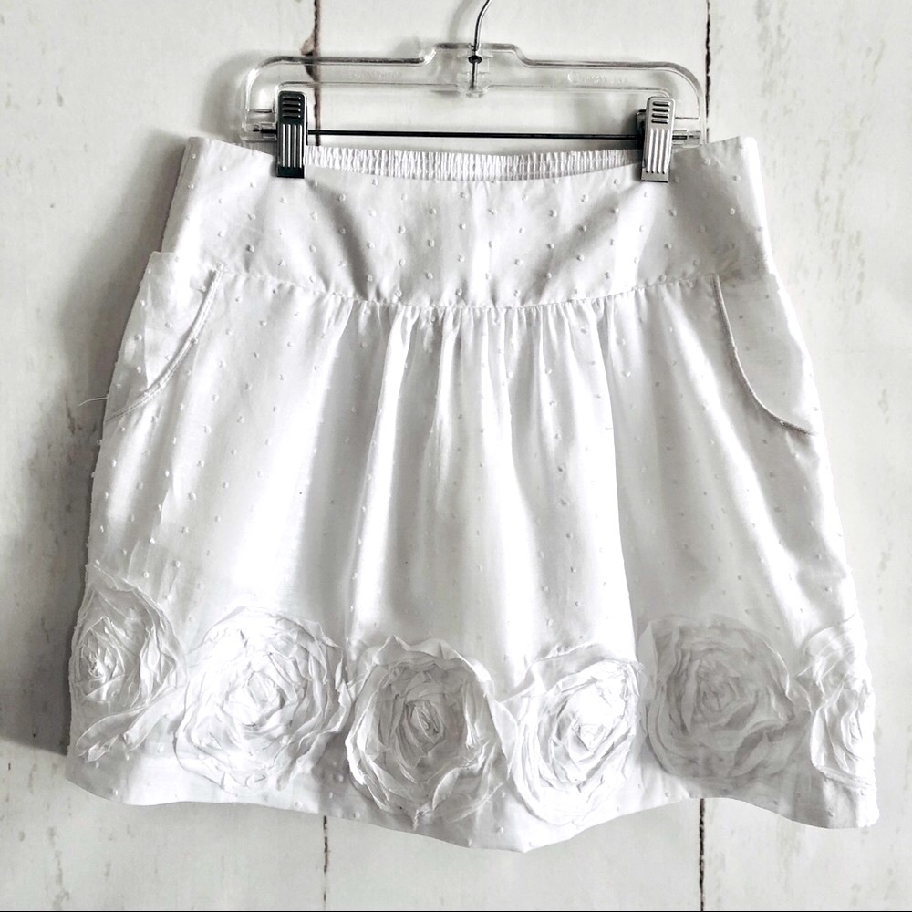 NWT WetSeal  White Textured Floral Mini Skirt